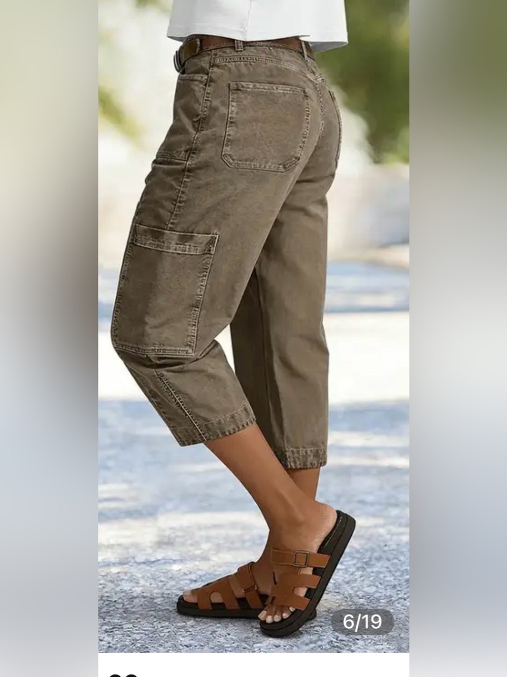 Flamingals Patch Pocket Seam Front Mid Rise Barrel Leg Capri Pants - Picture 2 of 14